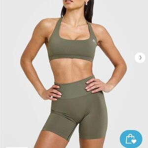 EASYLIFT™ HALTER BRALETTE